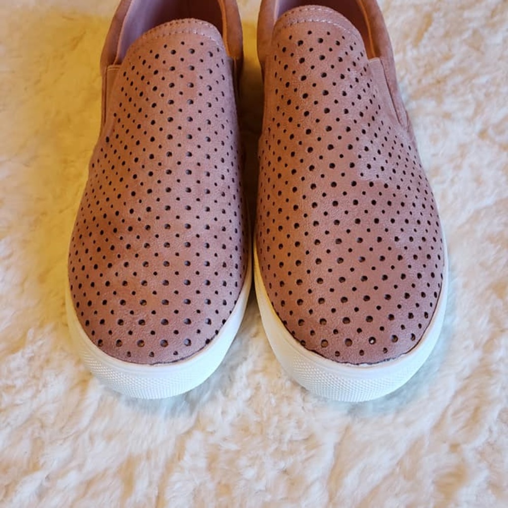 🌺Women's Blush Suede Sneakers🌺 - Picture 7 of 8